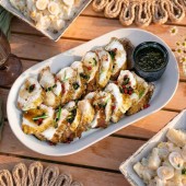 Mușchiuleț de porc cu glazură de miere și ierburi